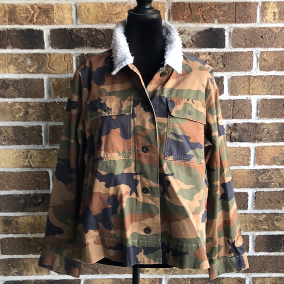 MADEWELL Northward Cropped Army Jacket in Cottontail Camo: Sherpa Edition - Picture 6 of 14